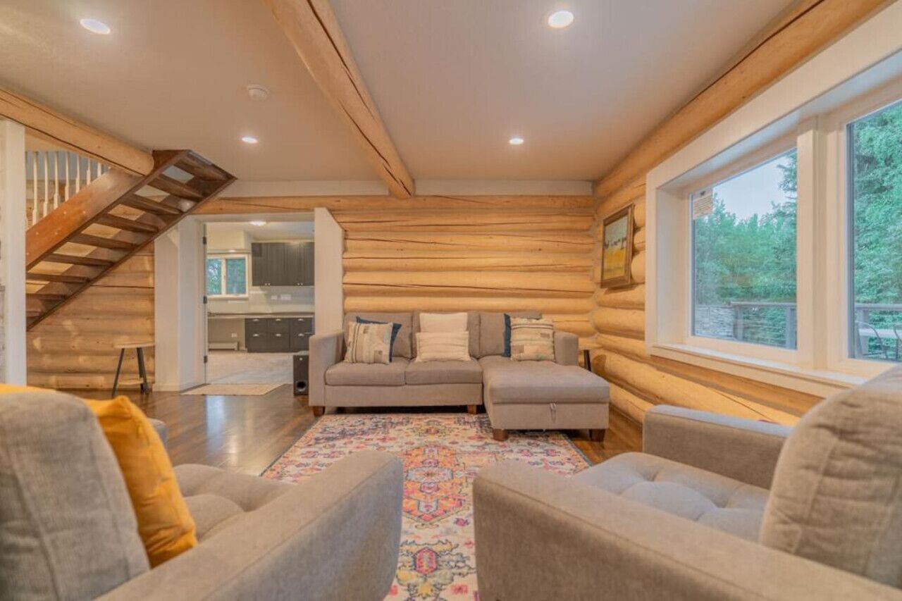 智能电视、壁炉、书、办公室