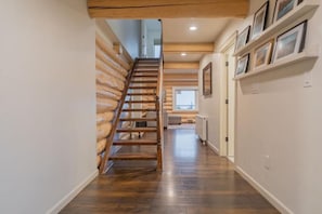 Interior - The Chetana Ridge Cabin (Fairbanks)