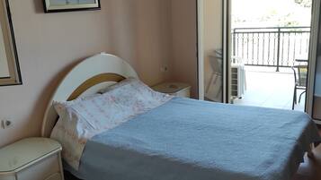 1 bedroom, iron/ironing board, free WiFi, bed sheets