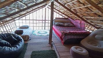 6 bedrooms, WiFi, bed sheets