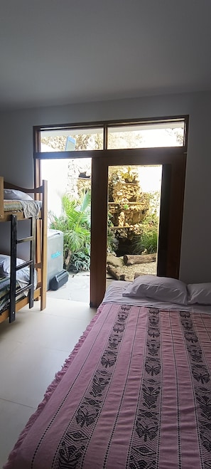 6 bedrooms, WiFi, bed sheets