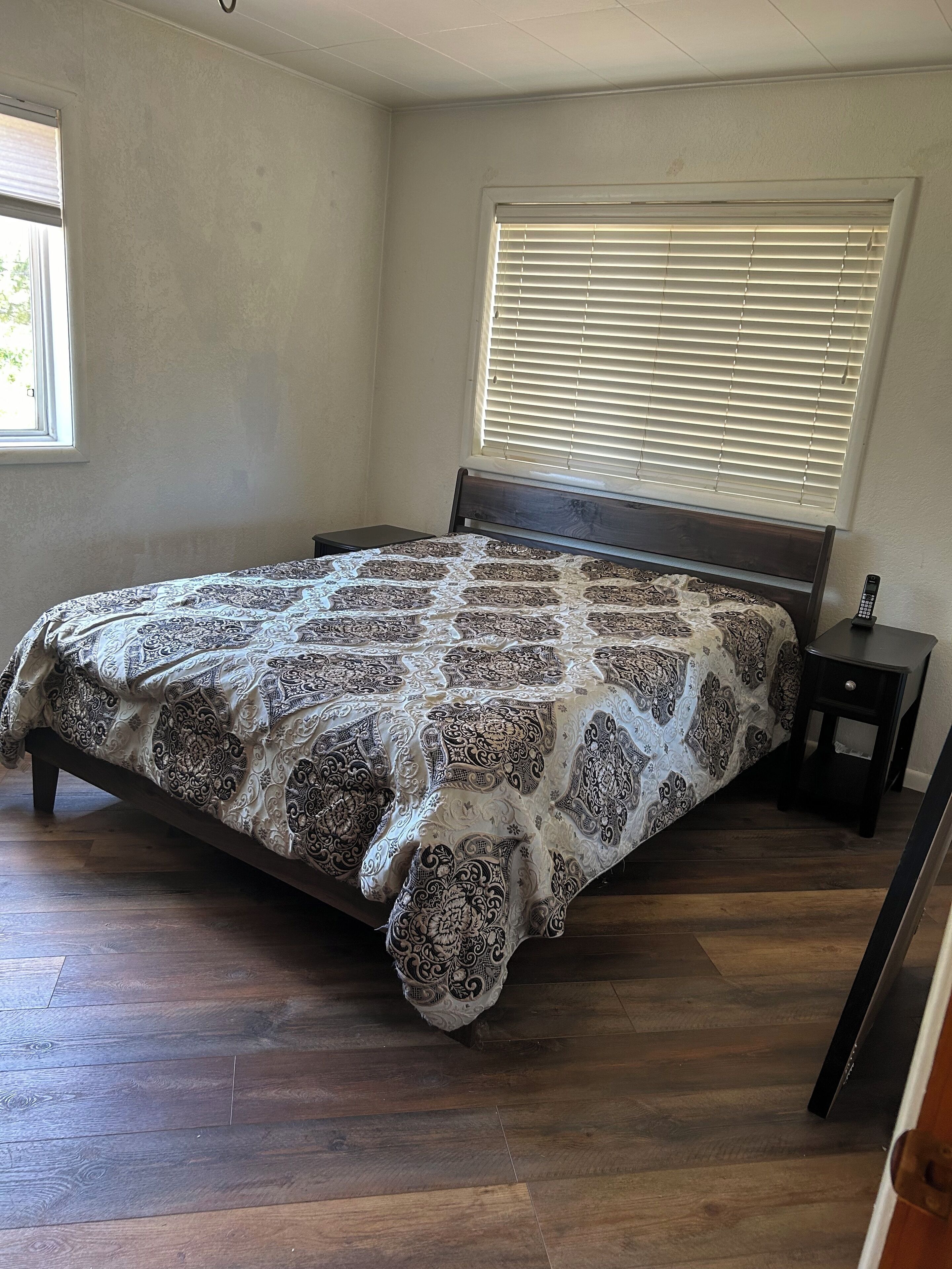 2 多间卧室、WiFi、床单