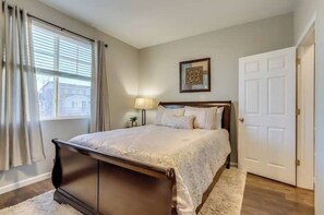 4 bedrooms, iron/ironing board, free WiFi, bed sheets