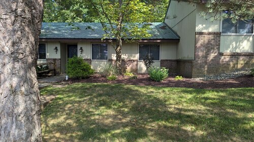 Charming 2-bedroom condo in McHenry Close To Lake Activities and Ski Resort