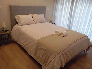 3 室のベッドルーム、アイロン / アイロン台、WiFi、ベッドシーツ