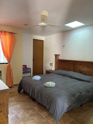 2 quartos, ferros/tábuas de passar roupa, Wi-Fi, roupa de cama