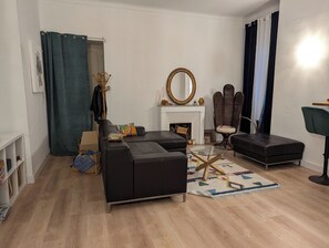 Smart-TV, Bücher, Drucker