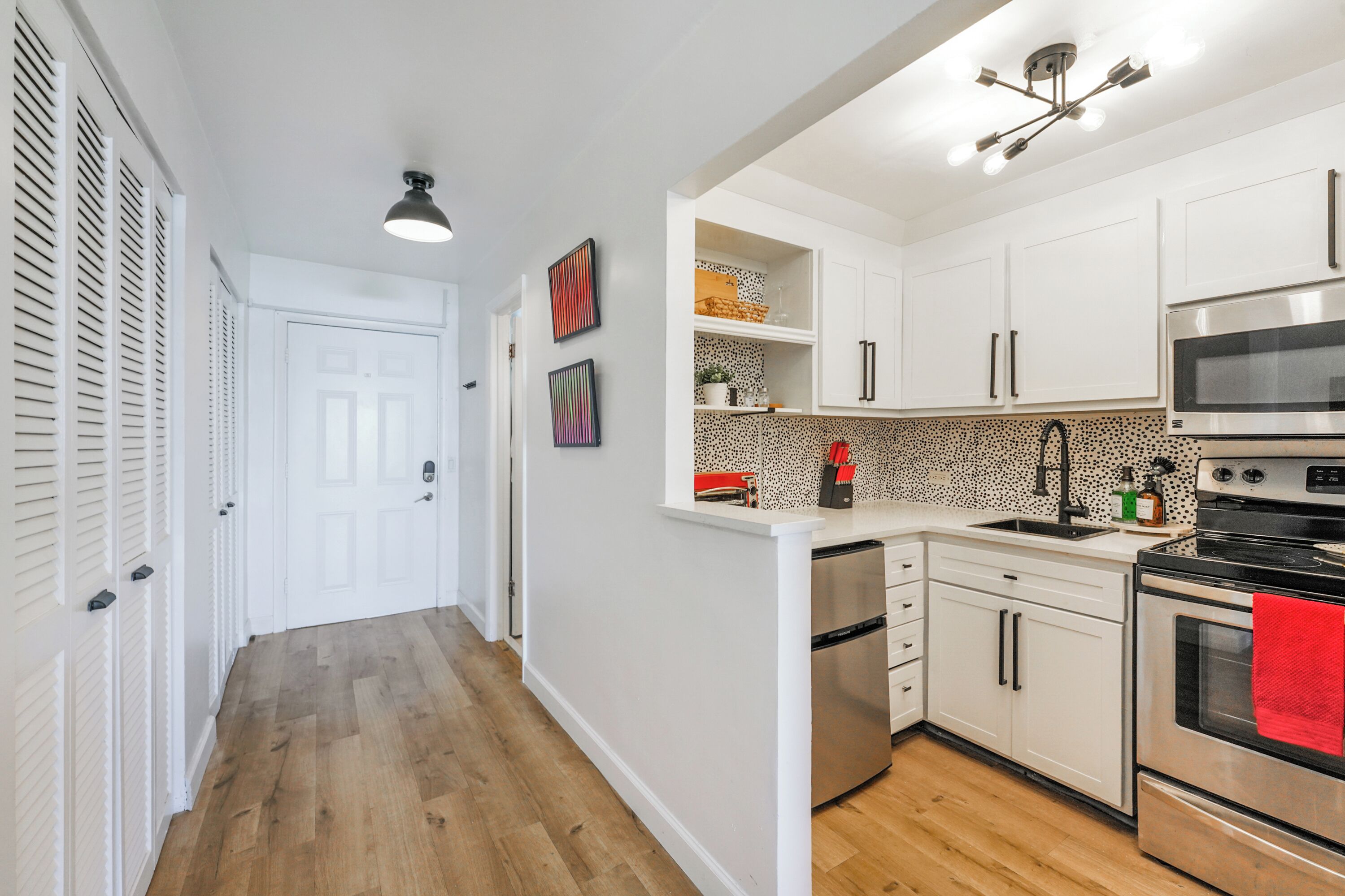 Estúdio, sacada, vista para o canal | Cozinha privada | Cafeteira/chaleira