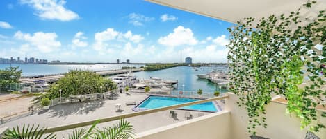 Studio, Balcony, Canal View | Balcony