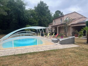 Indoor pool - Maison à la Campagne Proche de Brantôme et Périgueux Avec Piscine Couverte (La Chapelle-Gonaguet)