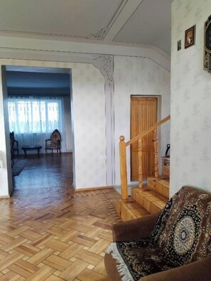 Living area - Airport to Echmiadzin Guest House (Parakar)