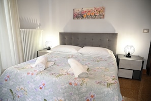 2 Schlafzimmer, Reisekinderbett, WLAN, Bettwäsche