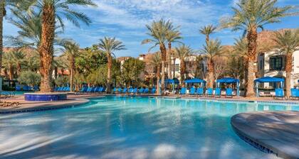 Perfectly Located Charming Studio Near Main Pool #C