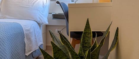 1 bedroom, desk, iron/ironing board, WiFi