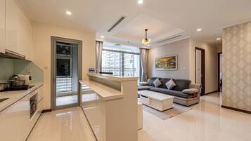 Apartment, 3 Bedrooms, Balcony, City View | Private kitchen | Full-sized fridge, microwave, oven, stovetop