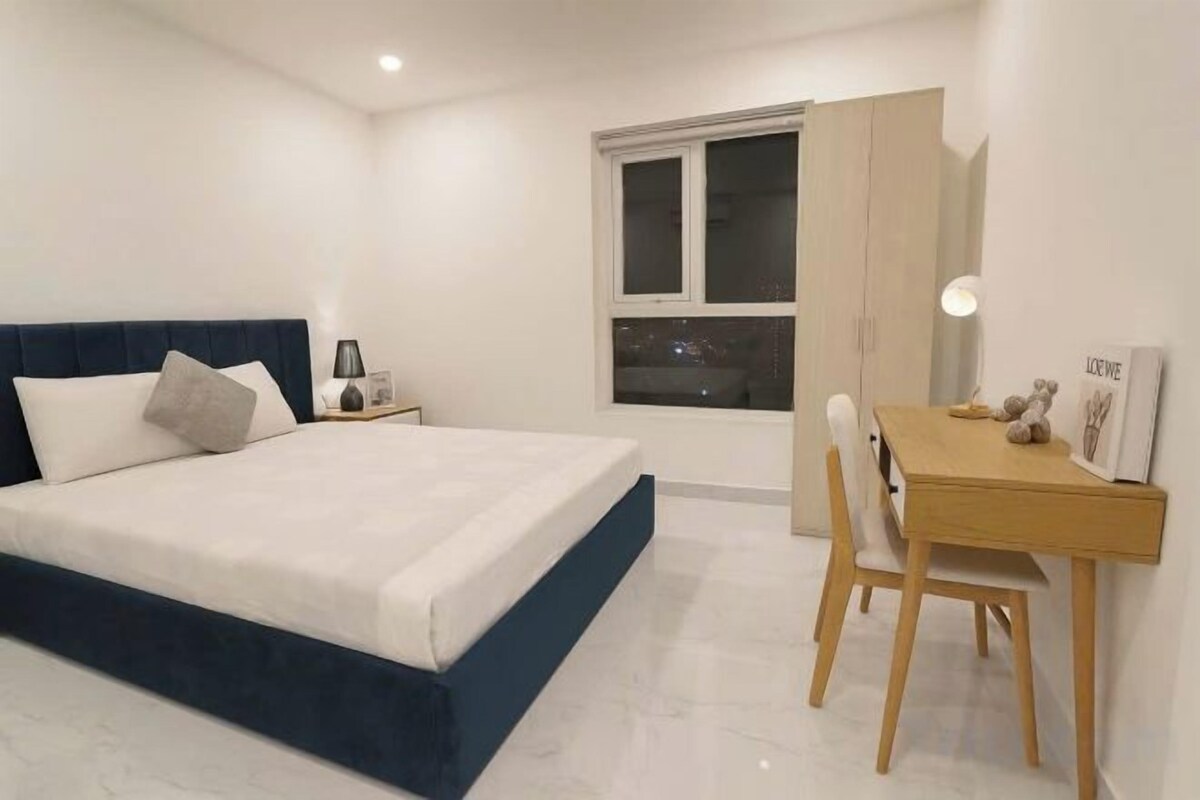 2 bedrooms, soundproofing, iron/ironing board, WiFi (free)