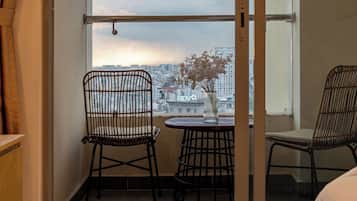 Luxury-Apartment, Balkon, Stadtblick | Balkon