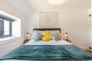 2 bedrooms, iron/ironing board, travel crib, free WiFi