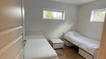 2 bedrooms, WiFi, bed sheets