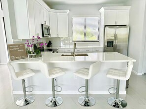 Fridge, microwave, dishwasher, coffee/tea maker