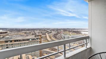 Appartement, 1 slaapkamer, uitzicht op stad | Balkon