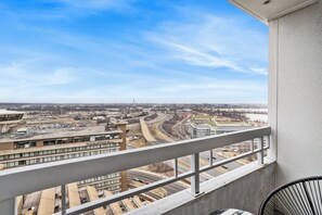 Appartement, 1 chambre, vue ville | Balcon