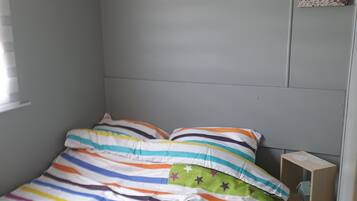 2 bedrooms, WiFi, bed sheets