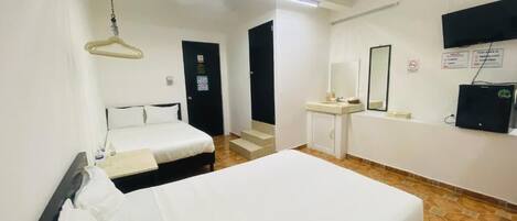 6 bedrooms, iron/ironing board, WiFi, bed sheets