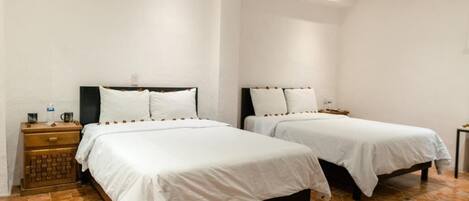 6 bedrooms, iron/ironing board, WiFi, bed sheets