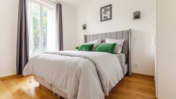 2 slaapkamers, een strijkplank/strijkijzer, wifi, beddengoed