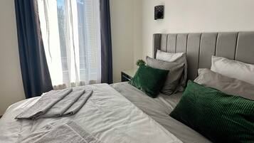 2 bedrooms, iron/ironing board, WiFi, bed sheets