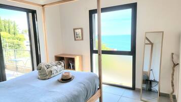 1 slaapkamer, een strijkplank/strijkijzer, internet, beddengoed