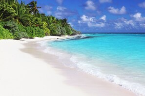 Vlak bij het strand, wit zand