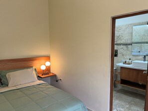 5 chambres, fer et planche à repasser, Wi-Fi, draps fournis