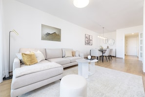 Luxury Apartment, City View | Living area