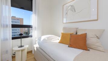 Apartamento superluxo, vista para a cidade | 3 quartos, edredons de pluma, individualmente decorados