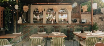 เปียตรา โซเชียล เฮาส์