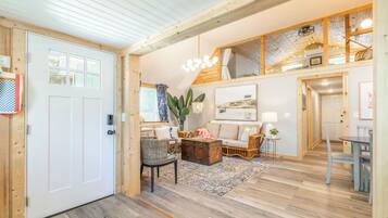 Smart TV, fireplace, books