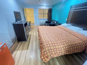 Standard Single Room, 1 King Bed, Non Smoking | Desk, free WiFi - Red Crown Inn (Dallas)