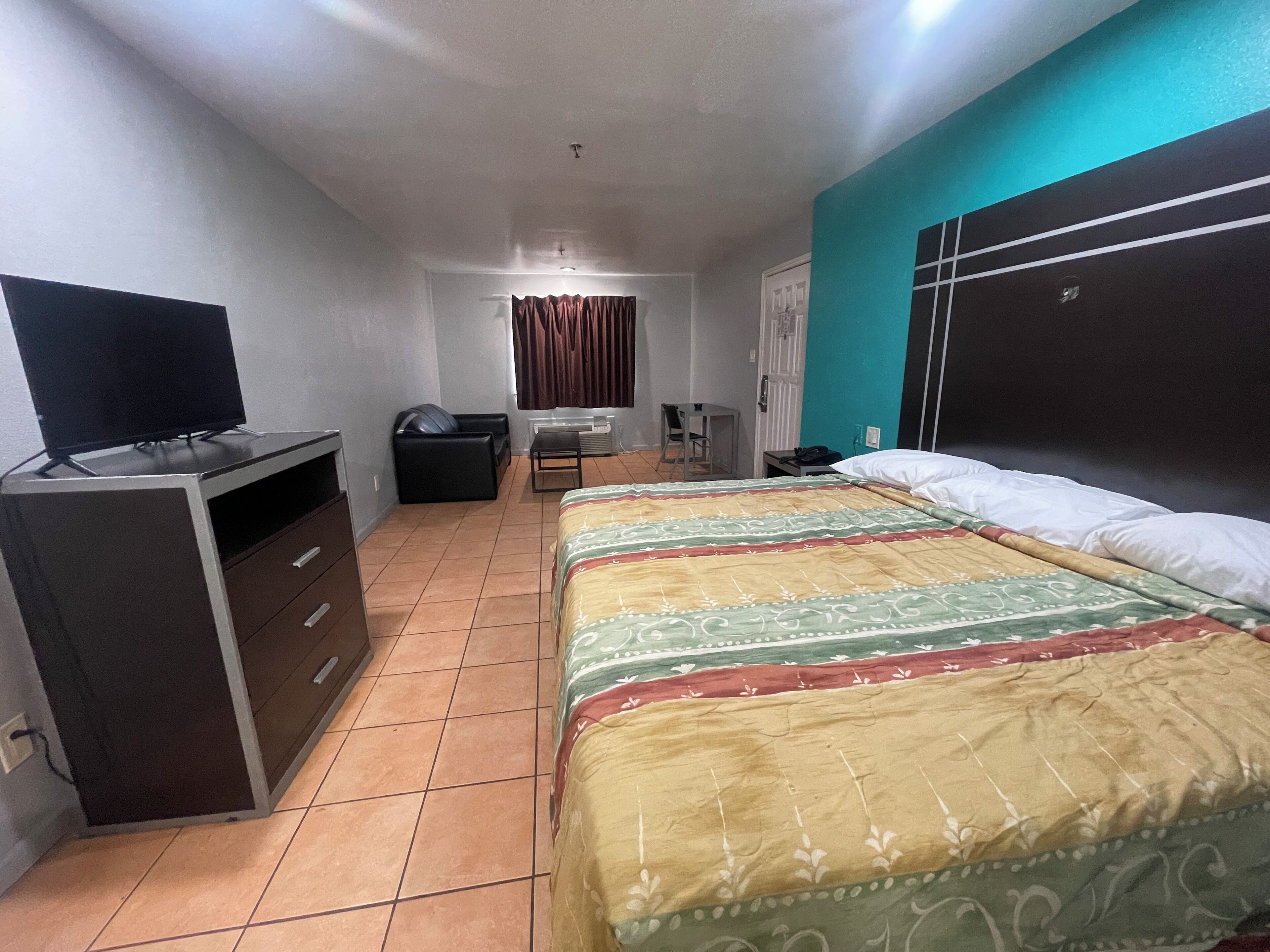 Habitación individual, 1 cama King size, para fumadores | Escritorio y wifi gratis 