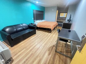 Standard Single Room, 1 King Bed, Non Smoking | Desk, free WiFi - Red Crown Inn (Dallas)