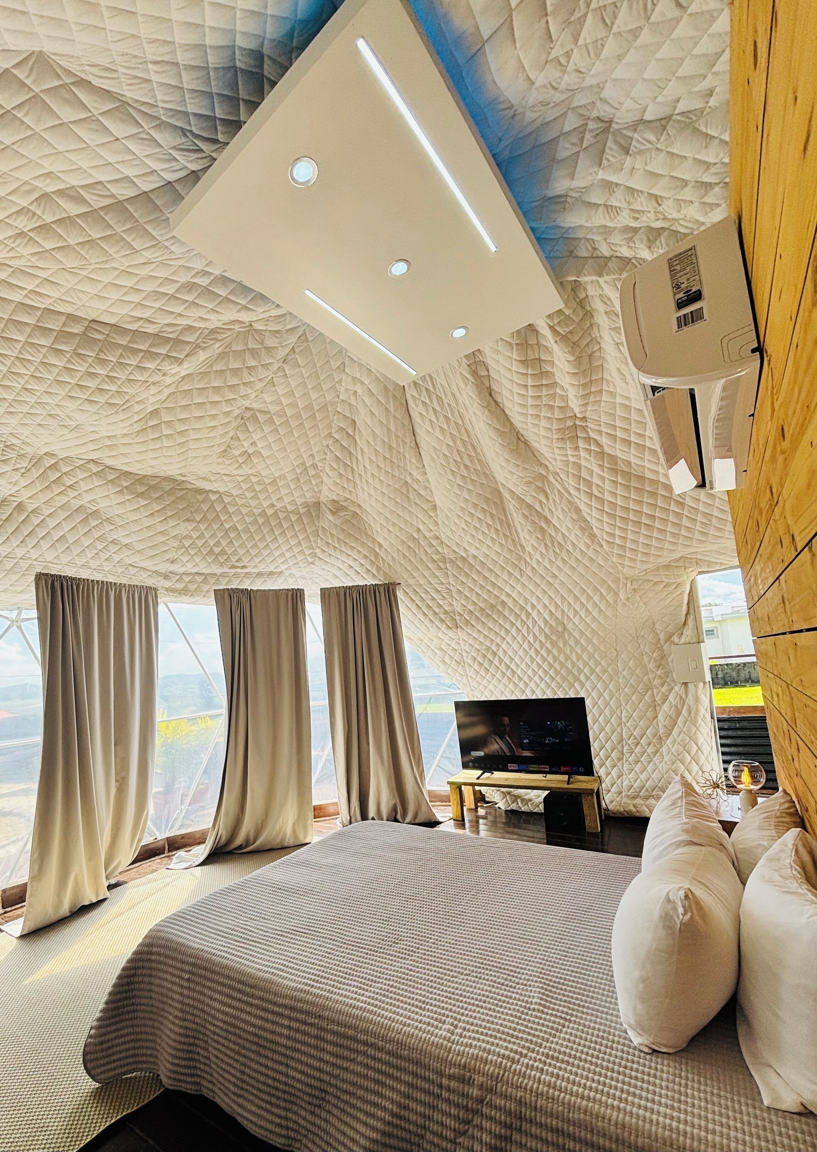 1 quarto, Wi-Fi de cortesia, roupa de cama