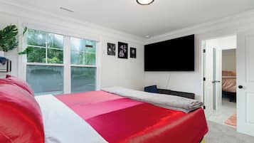 5 slaapkamers, een kluis op de kamer, een bureau