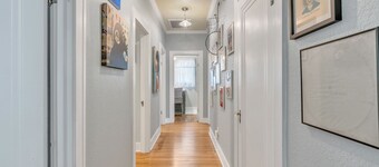 Bright & Fun 3BR Cozy Nook by RedAwning