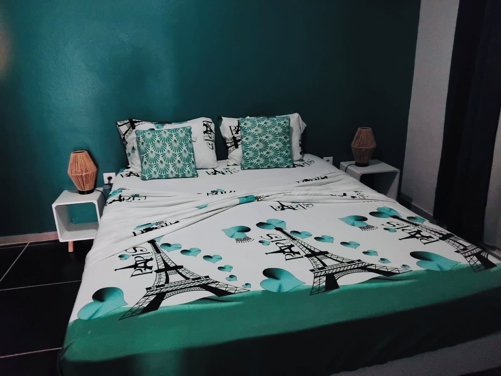 1 chambre, fer et planche à repasser, Wi-Fi, draps fournis