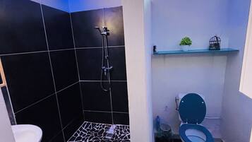 Håndklær, såpe og toalettpapir