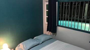 1 chambre, fer et planche Ă  repasser, Wi-Fi, draps fournis