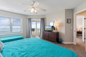 8 bedrooms, desk, iron/ironing board, free WiFi - 2 Is Better Than 1 - Twin luxurious oceanfront homes - 32 Guests - 8 Cars - Pool (Murrells Inlet)