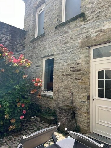 Charmante maison de 160 m2, à proximité de tous les commerces.