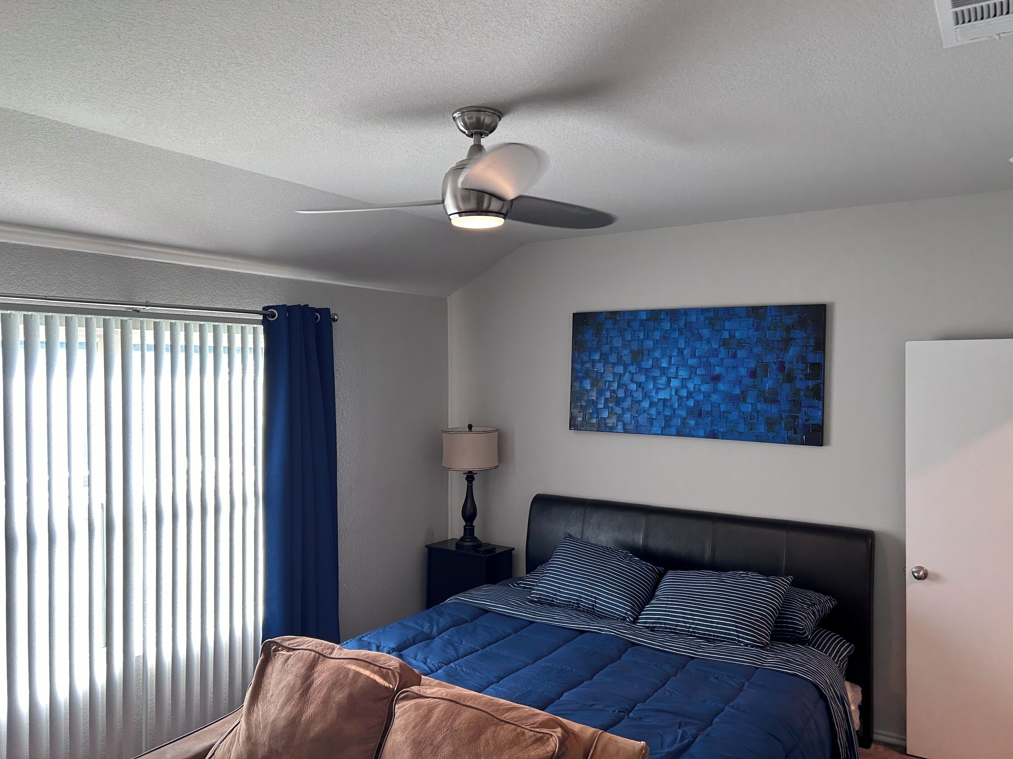 3 soverom, strykejern/-brett, wi-fi og sengetøy